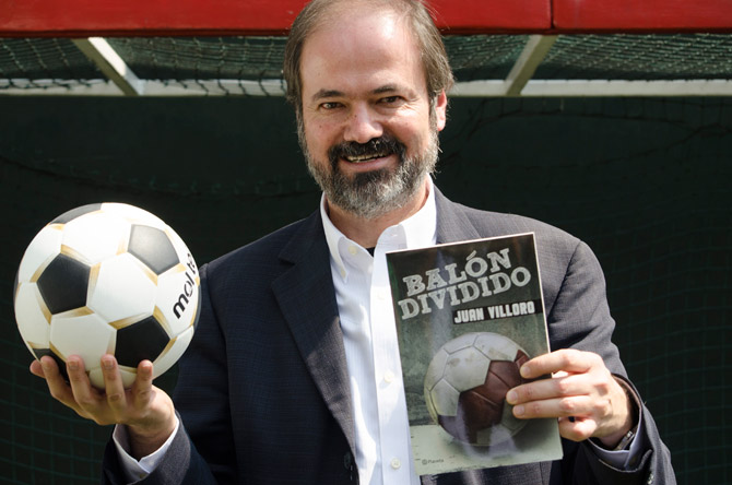 #PlayboySeLee: Juan Villoro y el futbol (Fragmento “Balón divido”) 1