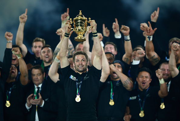 LONDON, ENGLAND - OCTOBER 31: Richie McCaw of the New Zealand All Blacks lifts the Webb Ellis Cup following the victory against Australia in the2015 Rugby World Cup Final match between New Zealand and Australia at Twickenham Stadium on October 31, 2015 in London, United Kingdom. (Photo by Shaun Botterill/Getty Images)