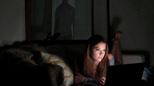 ratter-2015-001-girl-computer