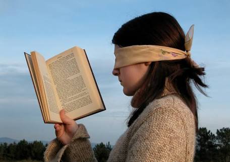 LIBROS AL DESNUDO: LEER EN MEDIO DE LA TORMENTA 0