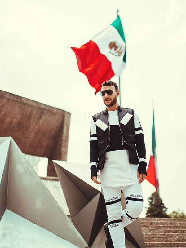 DON DIABLO: “ME GUSTA VER FOTOGRAFÍAS DE MUJERES HERMOSAS QUE LES GUSTA MOSTRARSE COMO SON.” 1