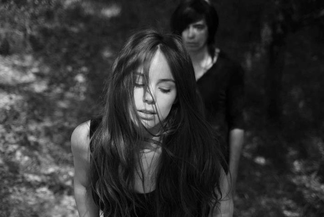 Ella y el muerto