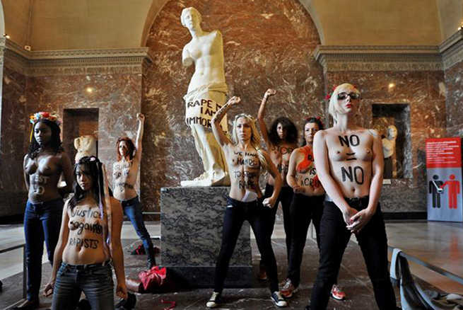 Protestan en topless