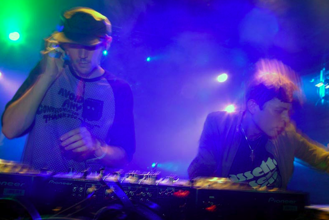 Punks Jump Up DJ’s