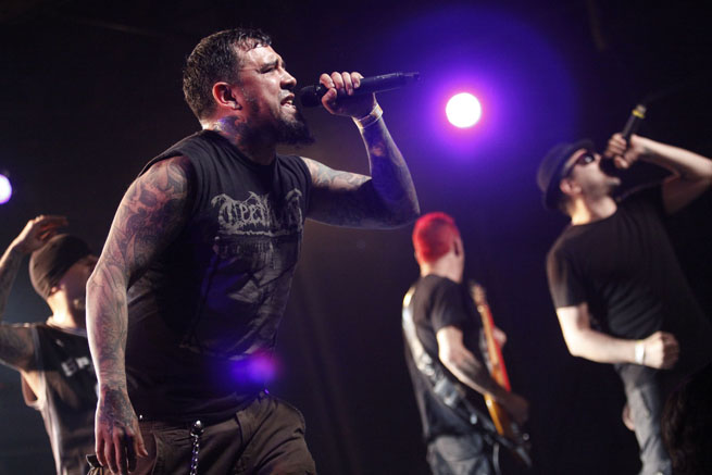 Def Con Dos: pocos pero punks