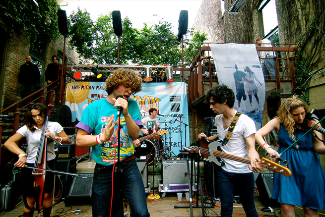 La Escena: Ra Ra Riot
