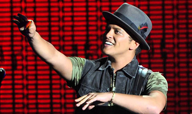 Bruno Mars, héroe del Super Bowl