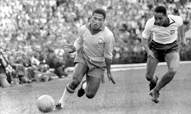 #DeTresDedos: Garrincha y Baudelaire