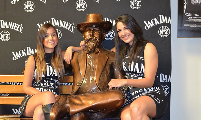 Jack celebra con música