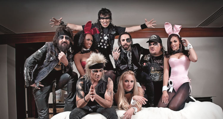 La vez que Playboy se encerró con Moderatto y unas Conejitas en un hotel