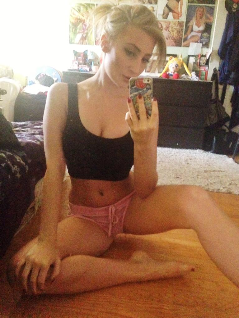 @HollytWolf