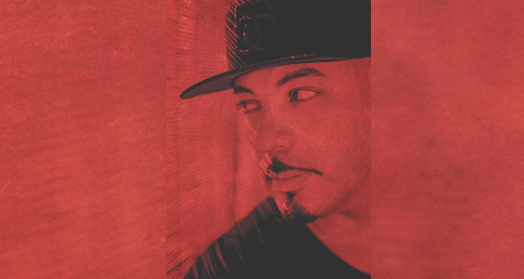 Roger Sanchez, orgullo latino en la fiesta del Conejito