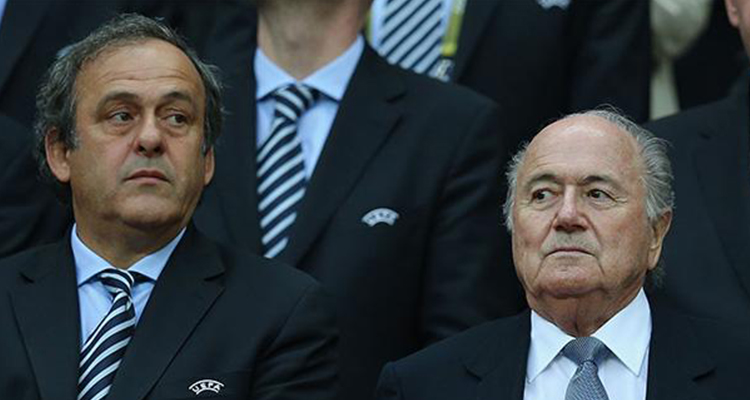 Suspenden a Blatter y a Platini del fútbol