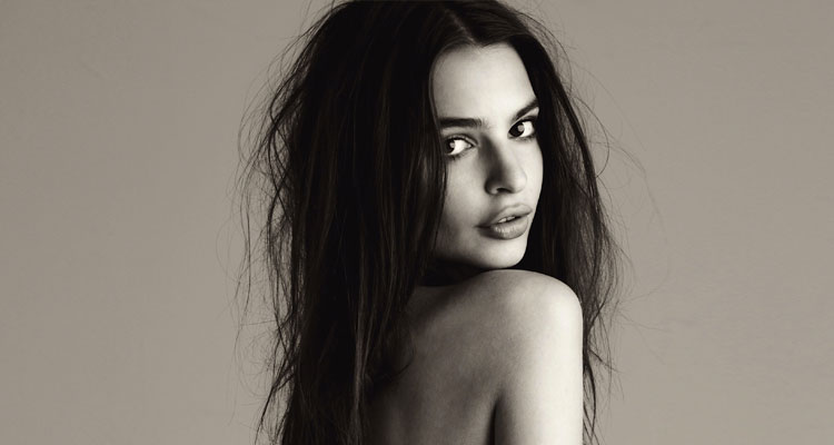 Emily Ratajkowski se desnuda en Instagram