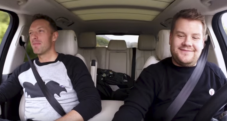 Chris Martin hace un homenaje a Bowie en el Carpool Karaoke