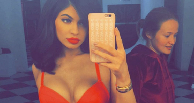 Kylie Jenner pone al rojo vivo Instagram