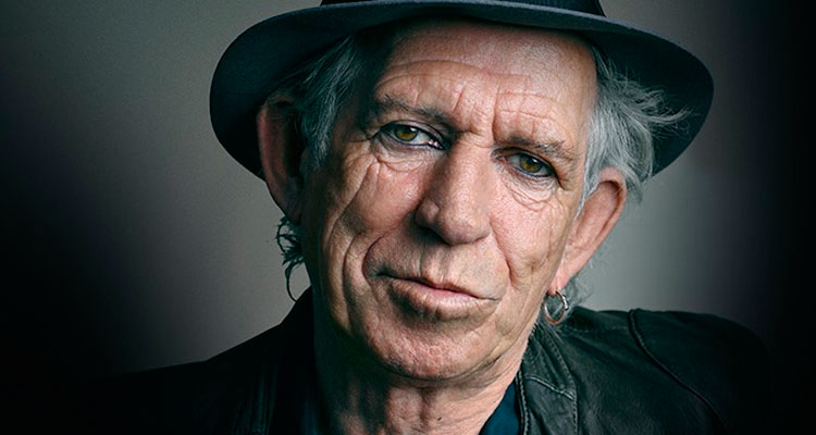 Keith Richards a punto de apuñalar a Donald Trump