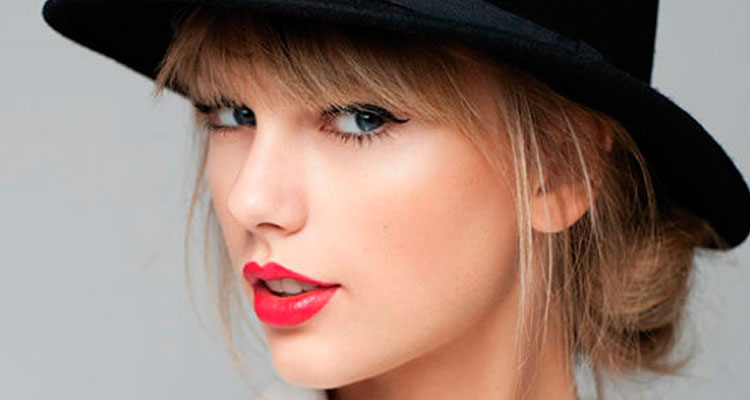 Taylor Swift impacta con sensual atuendo