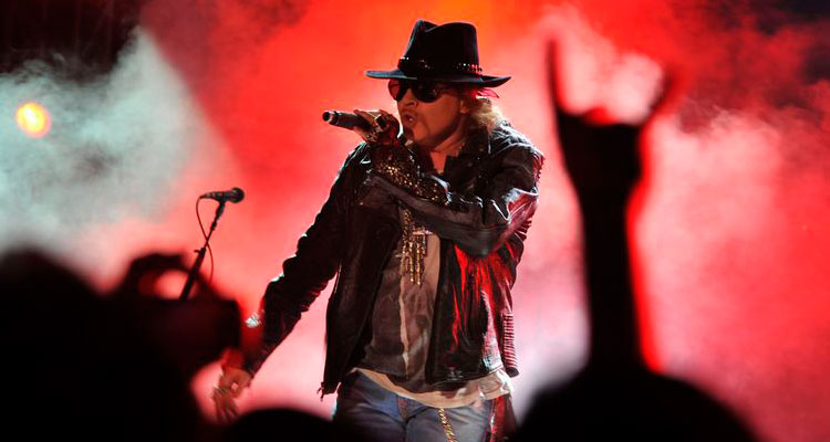 Axl Rose será el vocalista de AC/DC