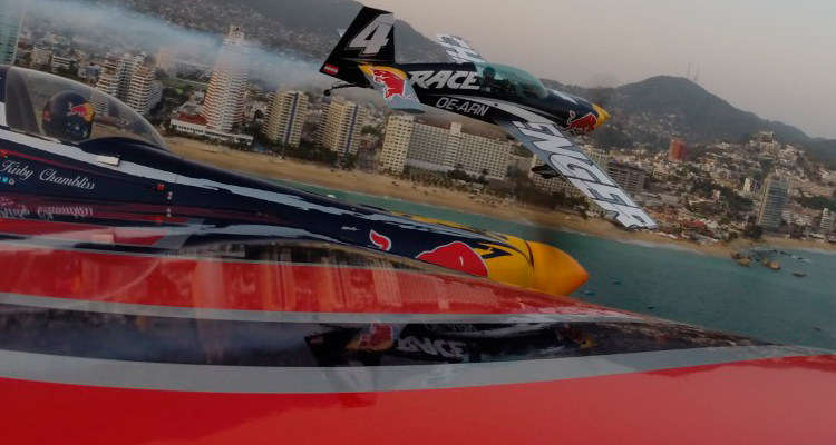 Red Bull Air Race surca los cielos de Acapulco