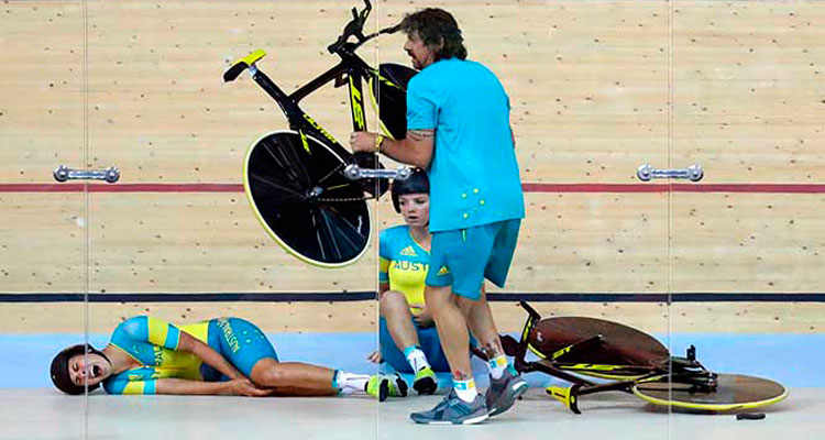 FUERTE ACCIDENTE DE CICLISTA EN ENTRENAMIENTO EN RÍO 2016