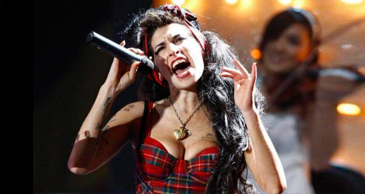 AMY WINEHOUSE CUMPLIRÍA 33 AÑOS