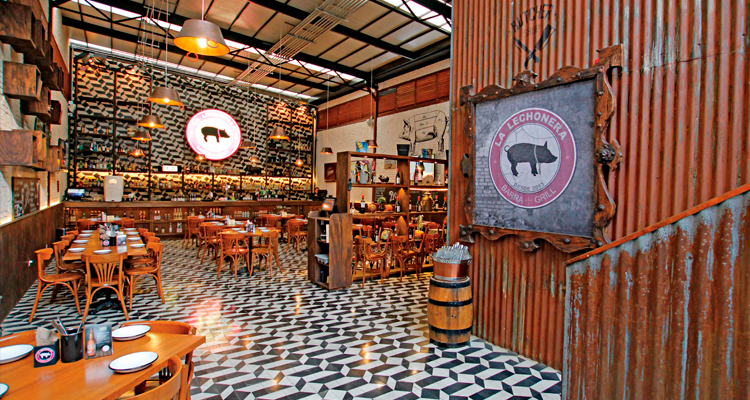 LA LECHONERA: LOS TRES COCHINITOS ESTÁN EN LA MESA
