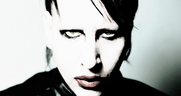 MARILYN MANSON SE CAE EN MÉXICO DURANTE PRESENTACIÓN
