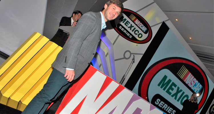 NASCAR ANUNCIA CONTINUACIÓN EN MÉXICO CON PEAK COMO EL NUEVO PATROCINADOR DE NASCAR MEXICO SERIES