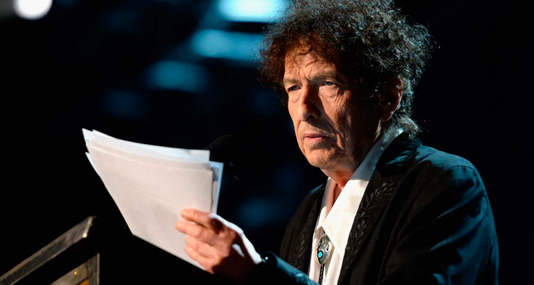 DYLAN NO ACUDIRÁ AL NOBEL; MANDA DISCURSO DE AGRADECIMIENTO