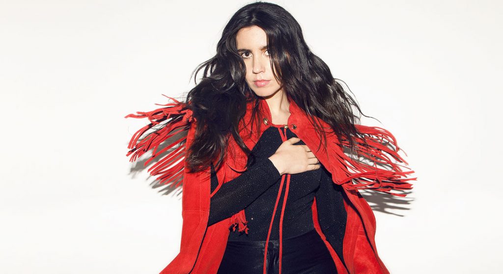 REGRESA JAVIERA MENA A MÉXICO