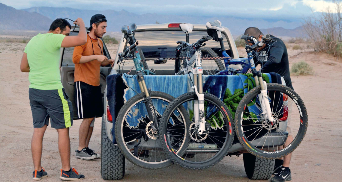 PEDALEAR EN LA LAGUNA DE SAL