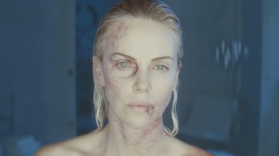 CHARLIZE THERON ES INVENCIBLE EN #ATÓMICA. ¡NUEVO TRÁILER!