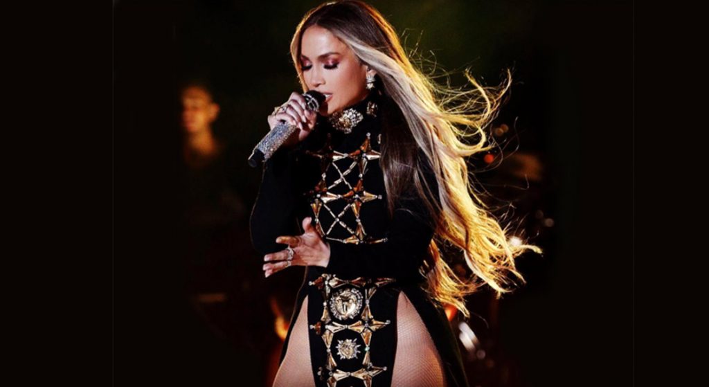 JLO CANTA SIN ROPA INTERIOR EN NY