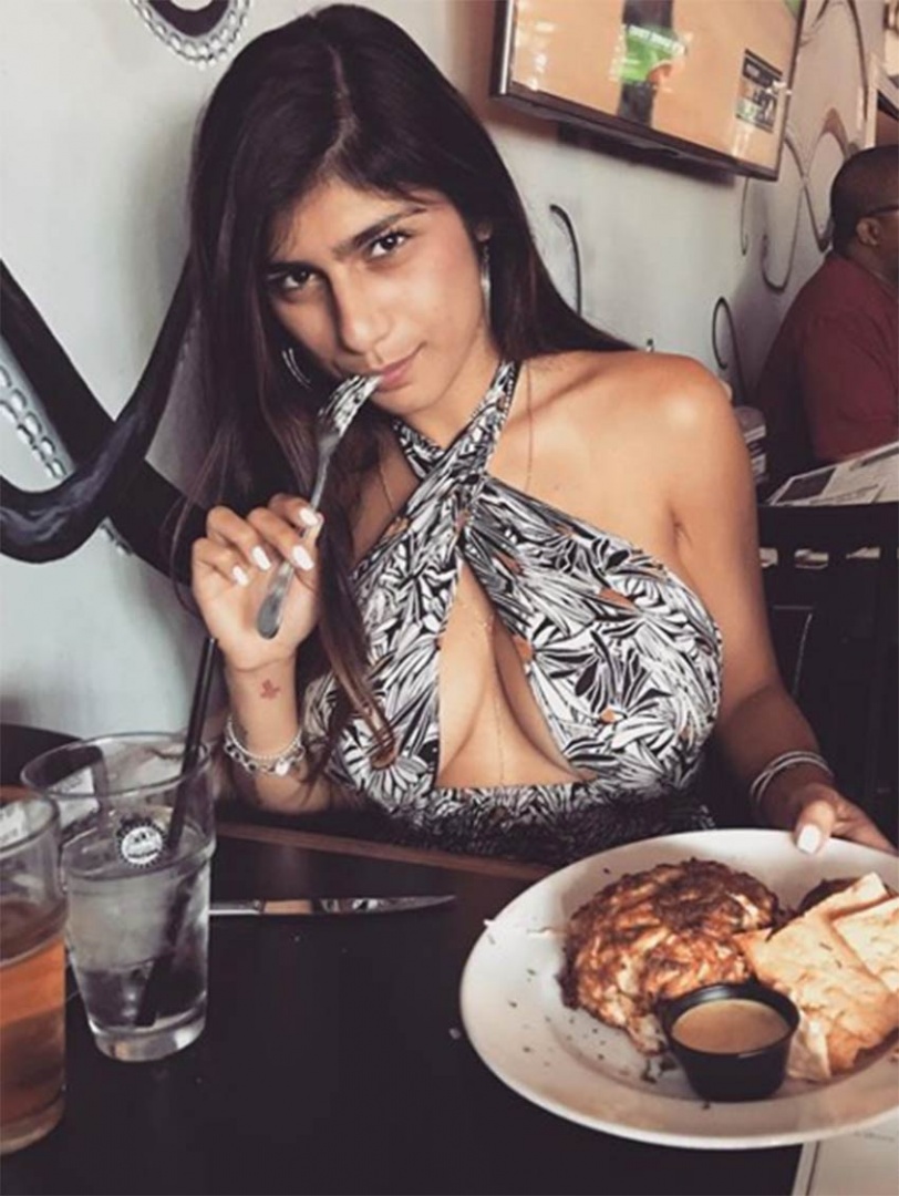 Mia Khalifa4