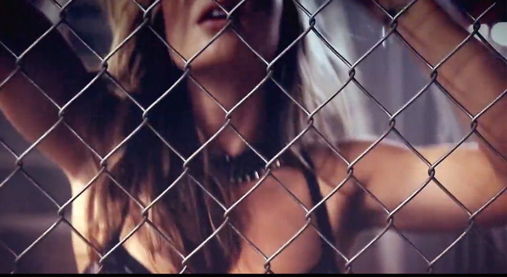 IMPACTANTE Y ARDIENTE LANZAMIENTO DE GIA RAY