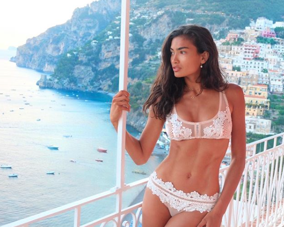 Kelly Gale8