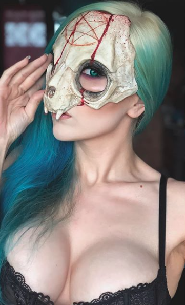 Laura Lagoona16