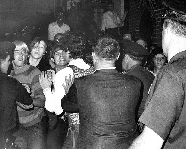 Disturbios-Stonewall-confrontación