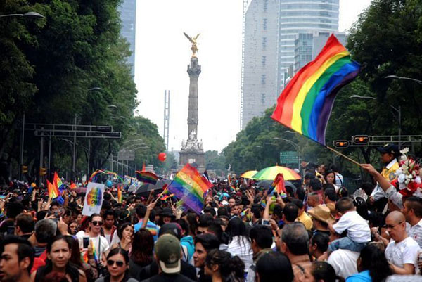 propuestas de candidatos marcha LGBT