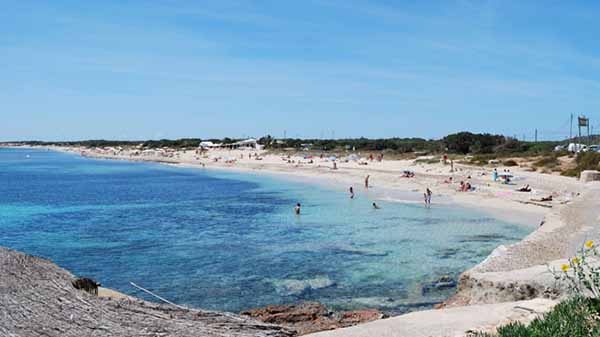 Mejores-playas-nudistas-es-cavallet-Ibiza