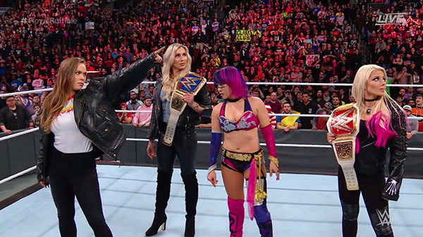 Mujeres-en-WWE-Ronda-Chatlotte