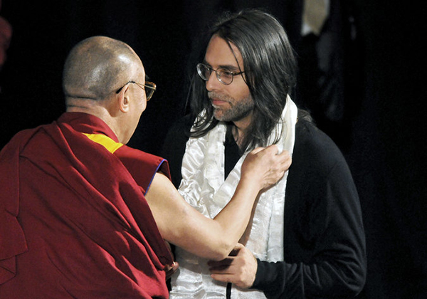 allison-mack-actualidad-Raniere-con-Dalai-Lama