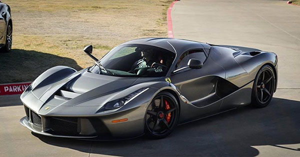 cómo-comprar-un-Ferrari-LaFerrari-Spider