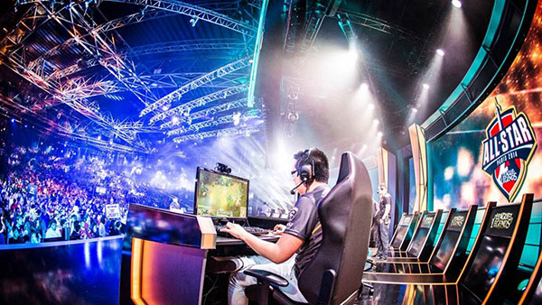 esports-deporte-competidor-en-arena