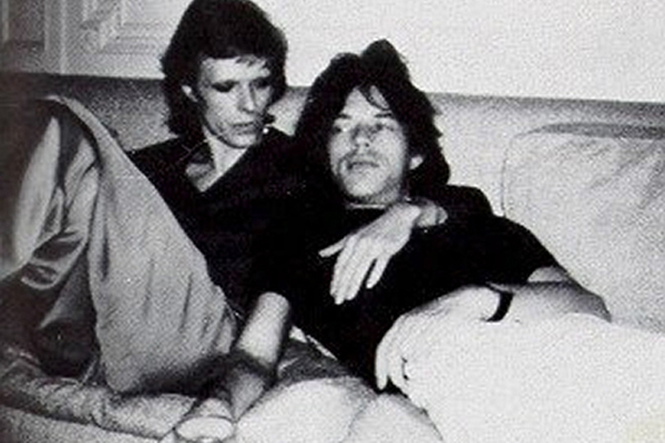 Historias-sexuales-del-rock-Bowie-y-Jagger