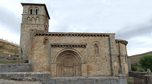 San-Pedro-de-Cervatos-iglesia