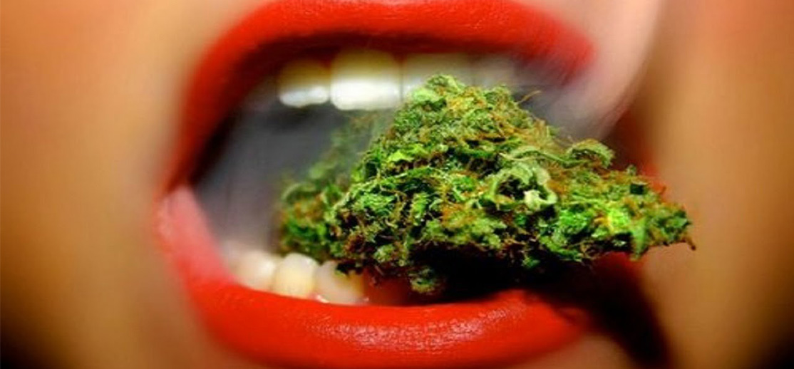 sexo-y-marihuana-boca-humo