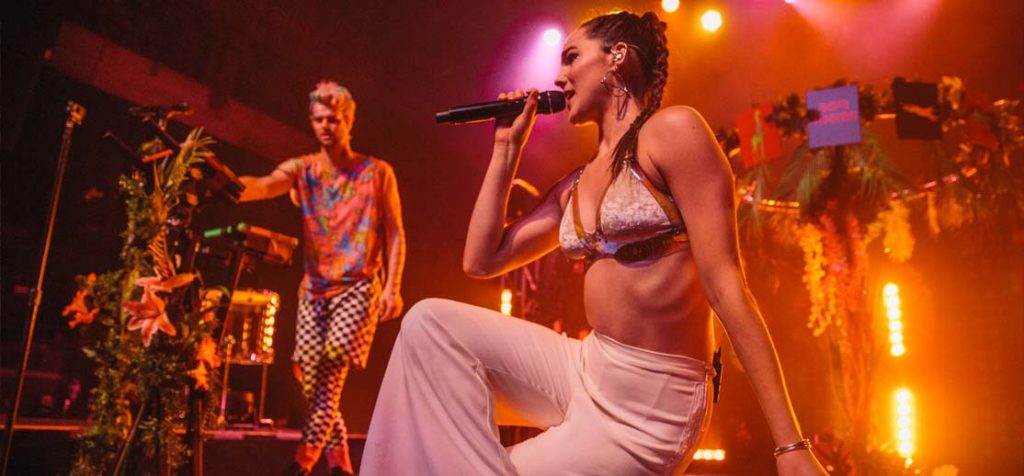 La locura, pasión y sensualidad de Sofi Tukker llegan a México