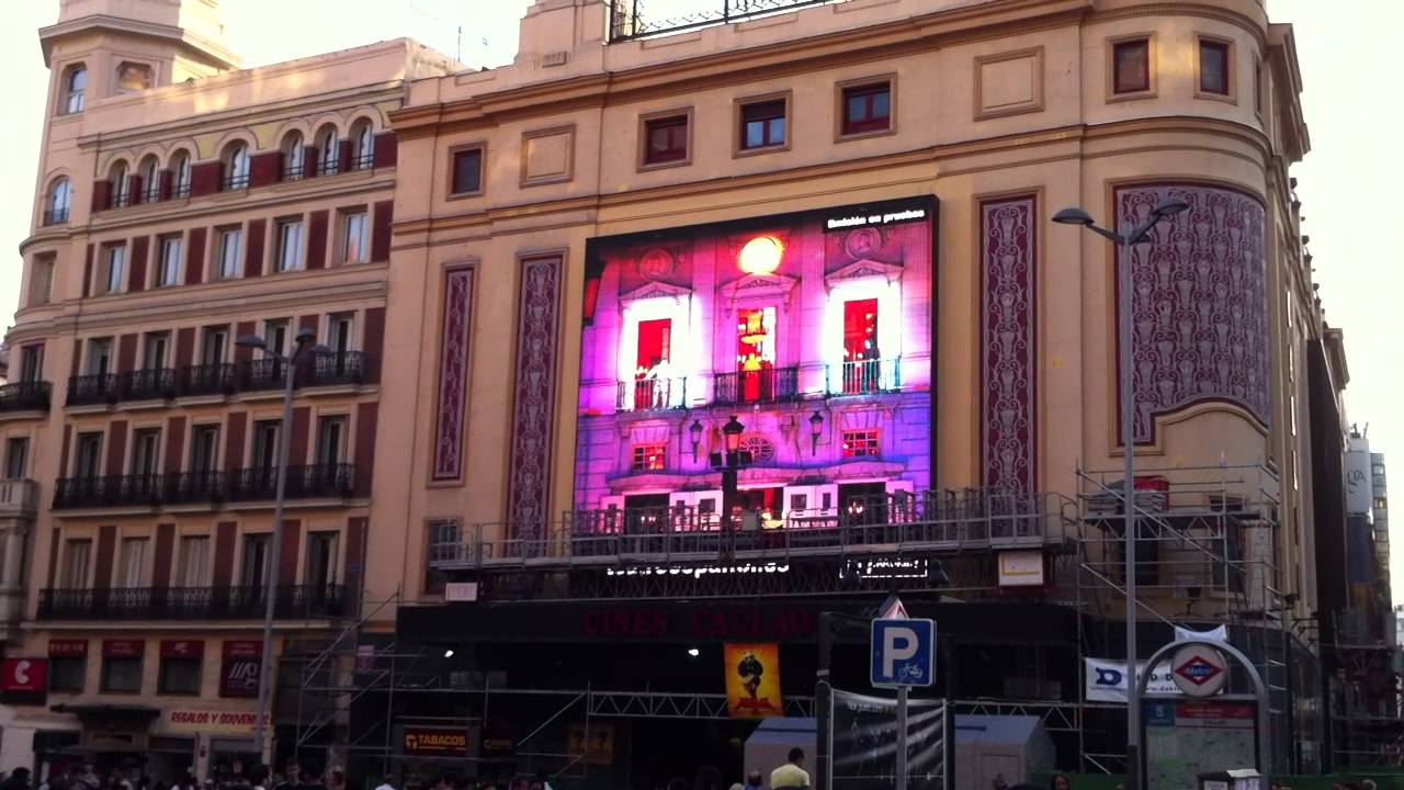Madrid: fiesta, bares y luces en Gran Vía 1